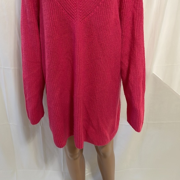 Lucky Brand Ribbed V-Neck Sweater - Picture 4 of 7